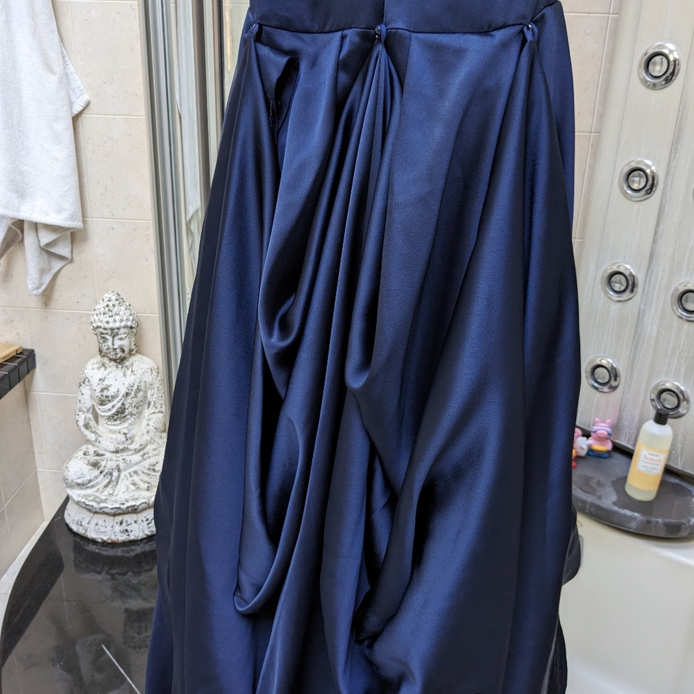 Beaded gown - Picture 5 of 7